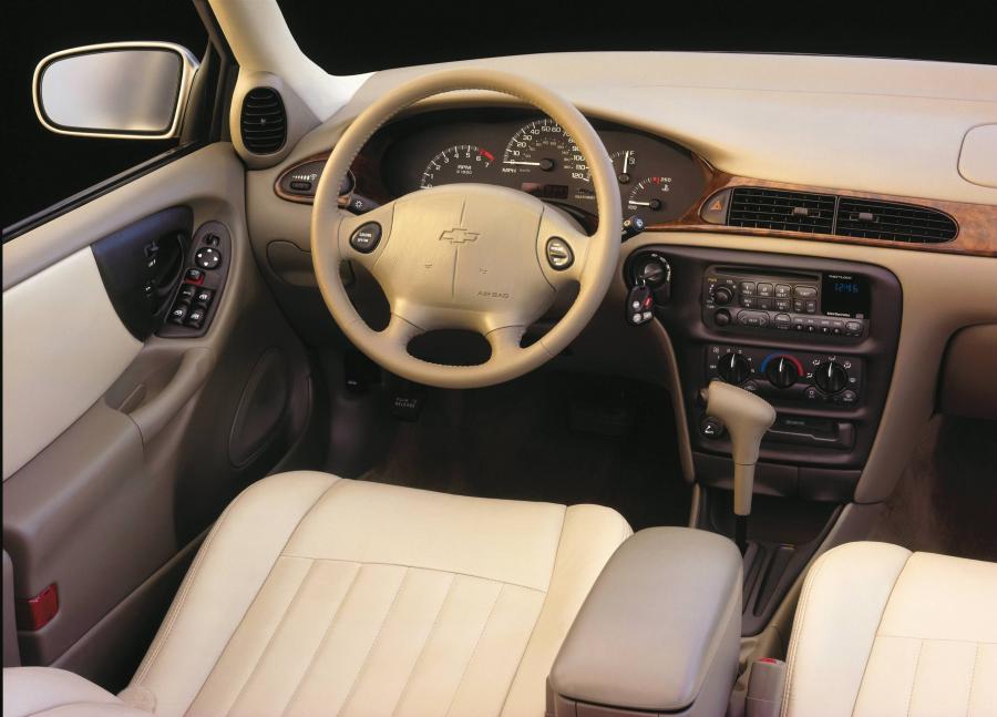  Chevrolet Malibu 1998 года  (фото 13 из 20)